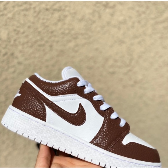brown jordan 1 lows customs !!! - Picture 2 of 3